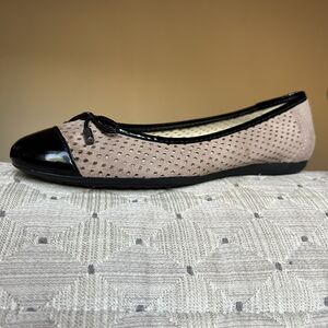 Geox Lola Taupe Nude Perforated Leather Black Cap Toe Ballet Flat EU 36.5 US 6.5